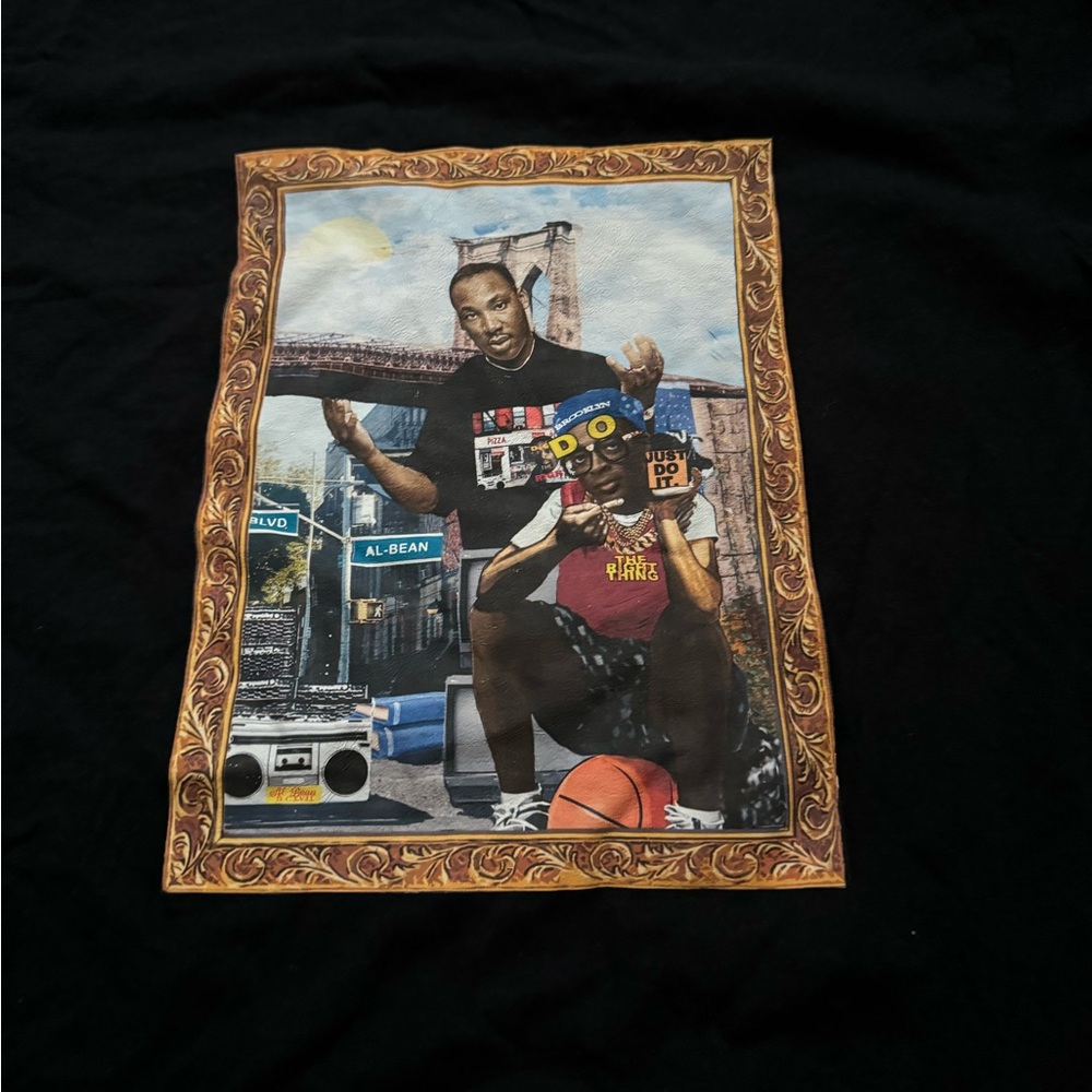 Do the right thing graphic tee size small